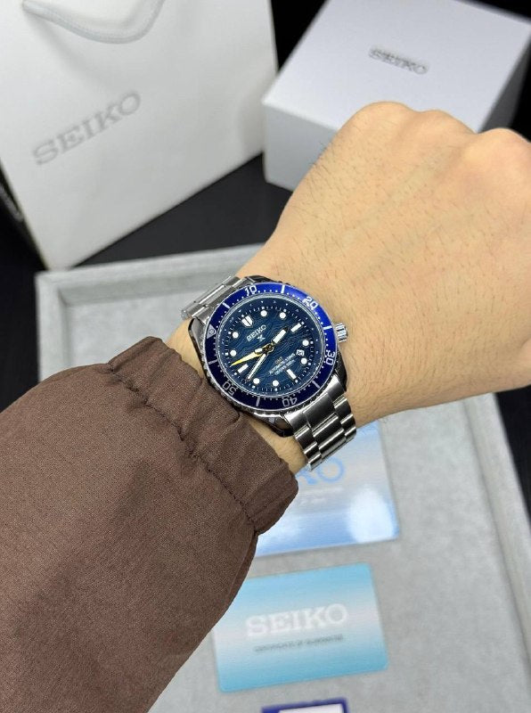 Seiko GMT Style Diver's Watch - Blue Dial
